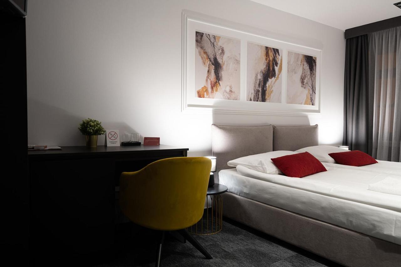 Savoy Residence Osijek Bagian luar foto