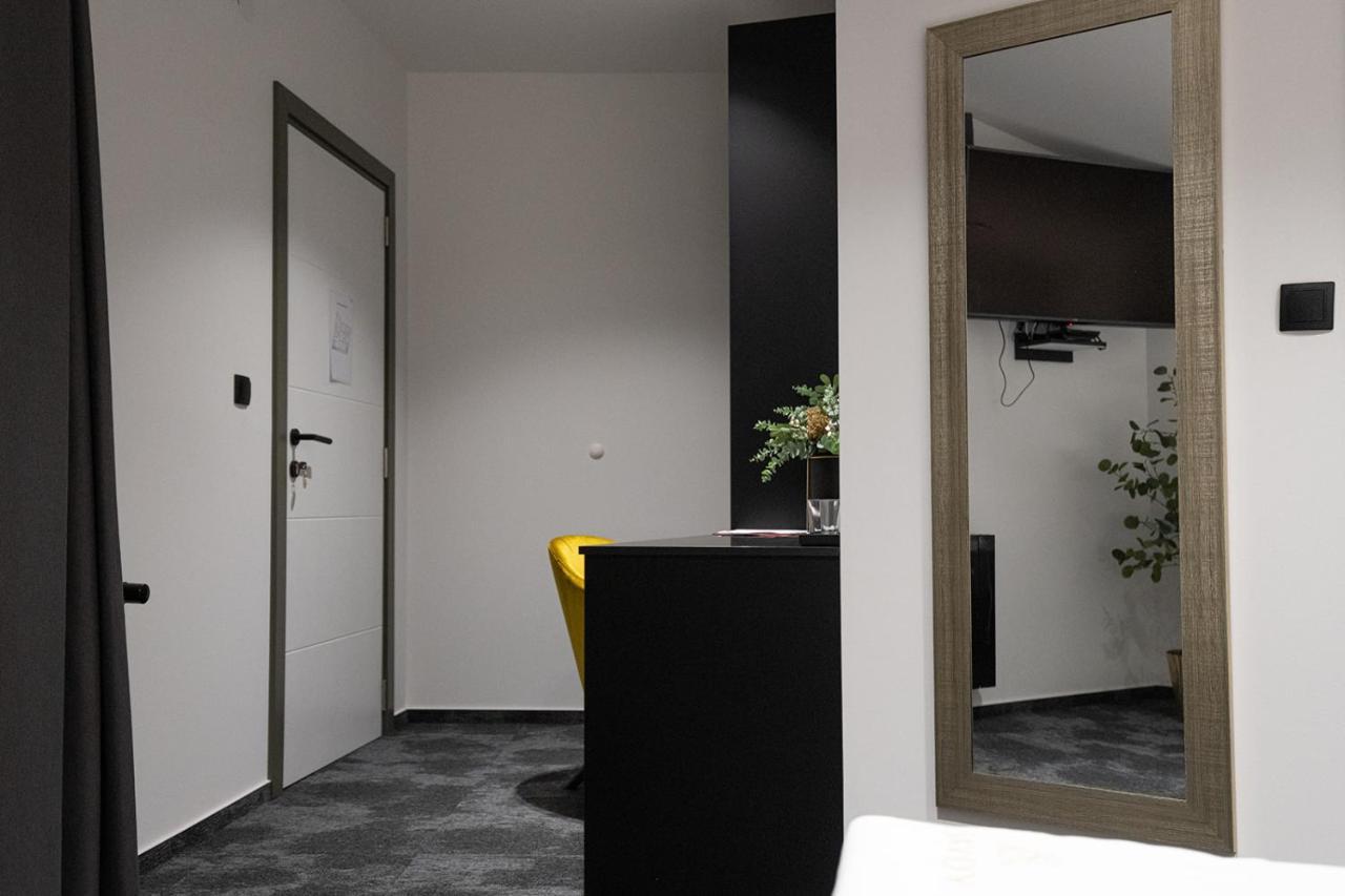 Savoy Residence Osijek Bagian luar foto