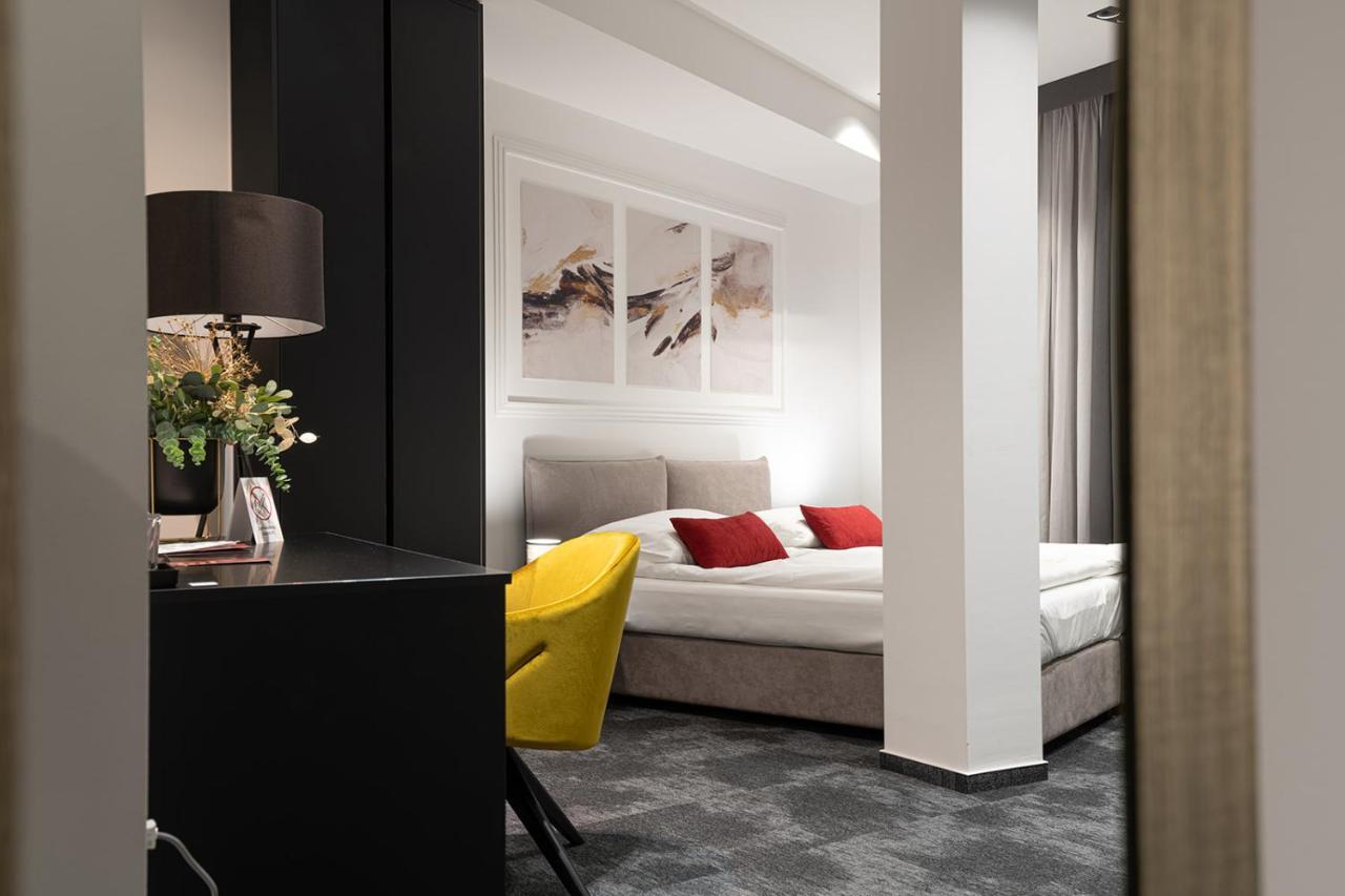 Savoy Residence Osijek Bagian luar foto